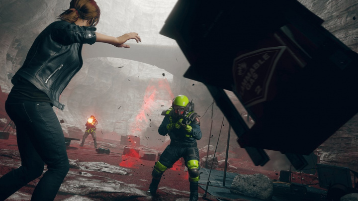 Brilantní nadpřirozenou střílečku Control teď můžete mít zdarma