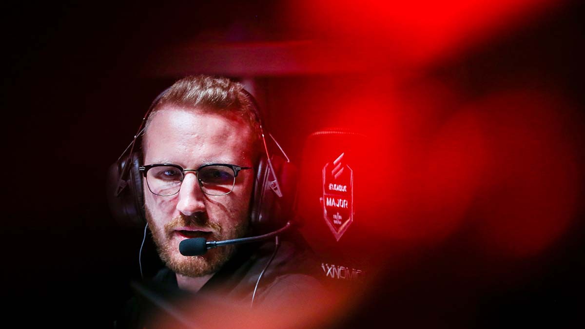 Domněnky potvrzeny. Olofmeister se vrací na scénu.