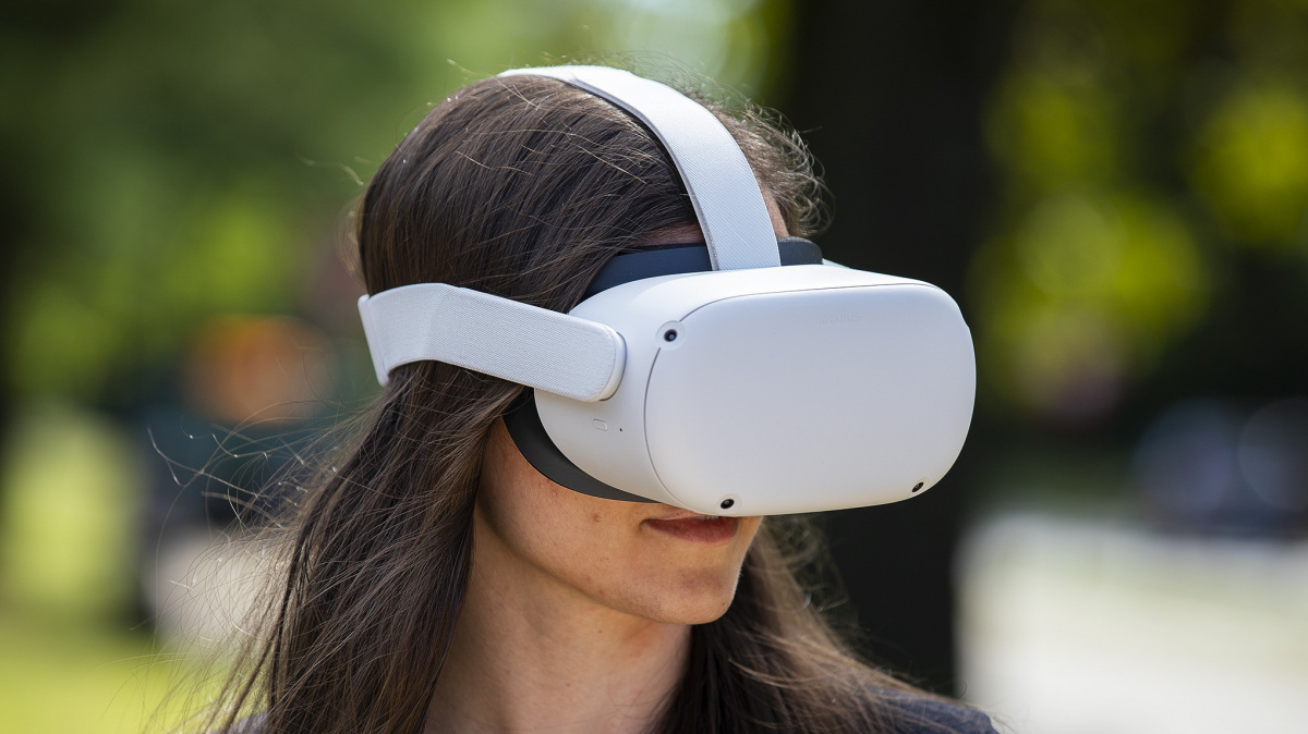 Apple pracuje na vlastních VR brýlích. Očekává nízké prodeje