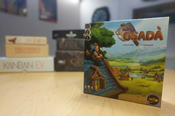 Deskovka Naše osada – recenze svižné a zapeklité budovatelské strategie