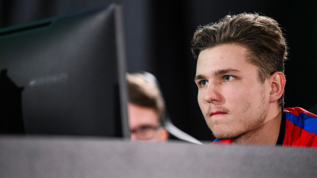 První ročník herní soutěže eFotbalista roku ovládl reprezentant Viktorie Plzeň