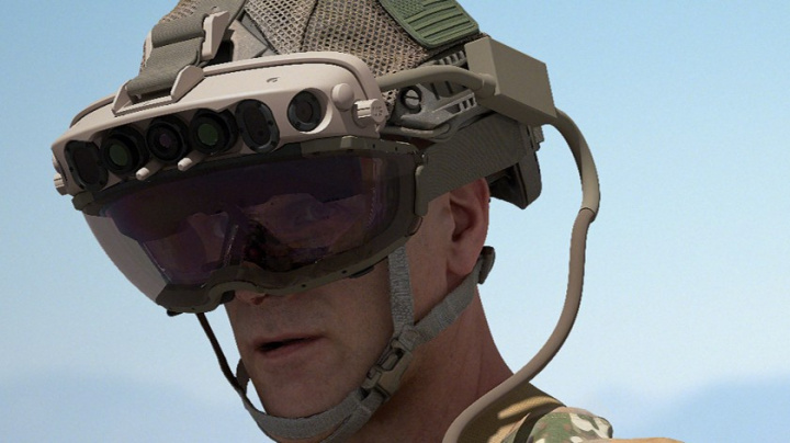 Microsoft vybaví americkou armádu headsety HoloLens za 22 miliard dolarů
