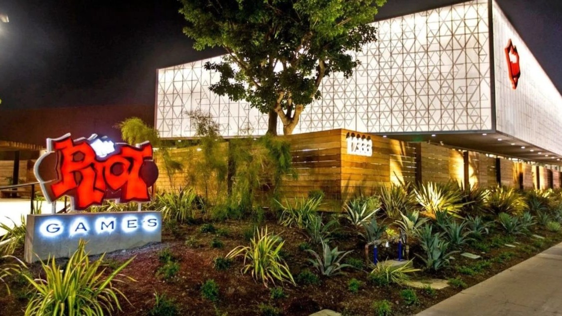 Společnost Riot Games se údajně snažila sabotovat esportovou sekci konkurenční hry Dota 2