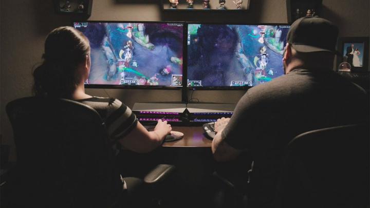 Hráč si za 22 tisíc dolarů koupil spoluhráčku do League of Legends, ta s ním následně odmítla hrát