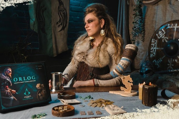 Fyzická edice kostkové hry Orlog z Assassin’s Creed Valhalla je na Kickstarteru