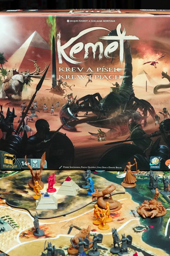 Deskovka Kemet: Krev a písek – videorecenze agresivní válečné klasiky