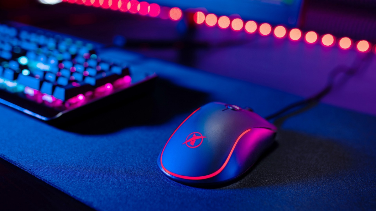 Hledáte nový herní arzenál pod stromeček? Máme pro vás pár tipů