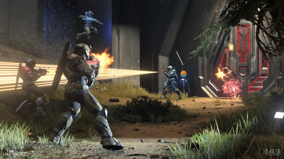 Když cross-play škodí. Konzolisté chtějí vypnout propojování s cheatery z PC v Halo Infinite