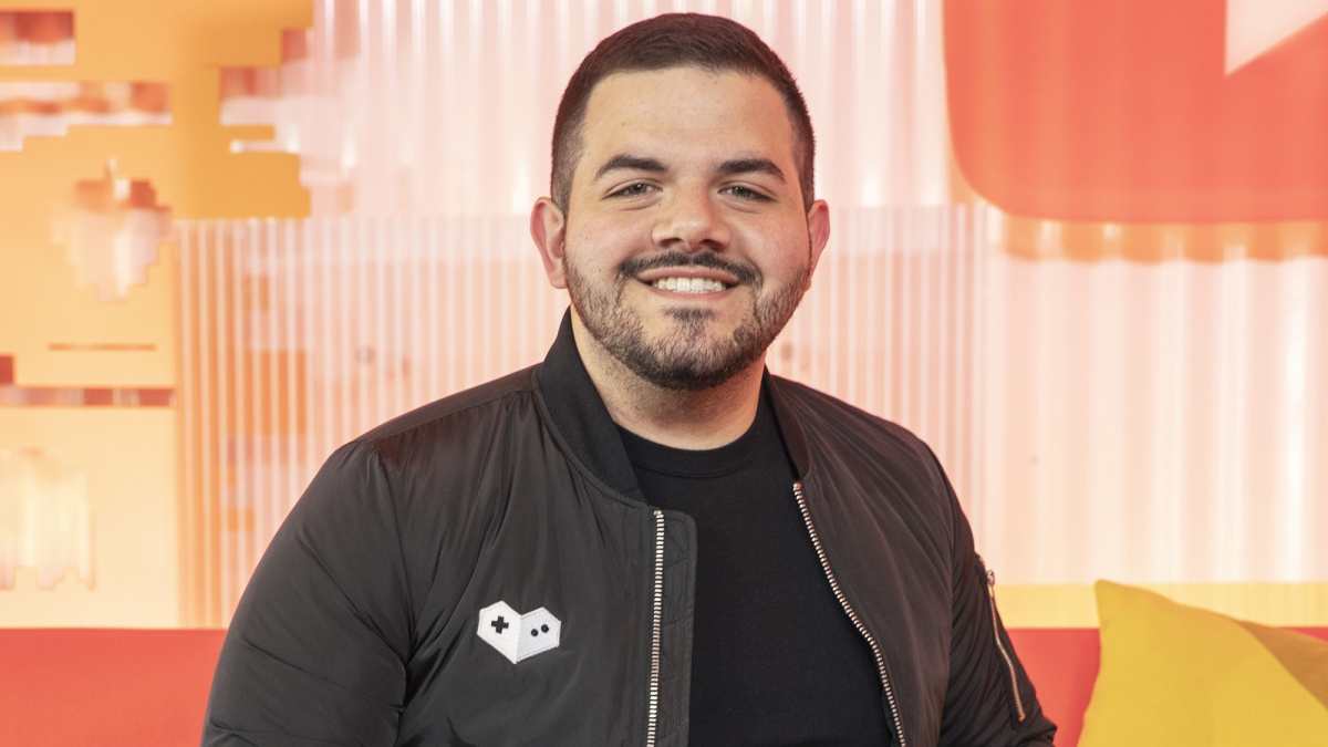 CouRage nikam neodchází. Známý streamer rozprášil spekulace o přechodu na Twitch