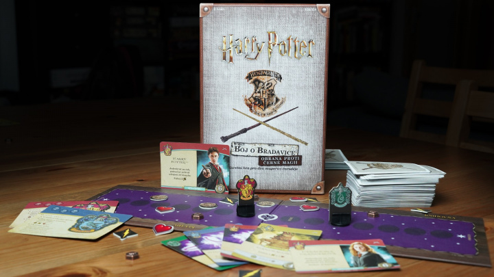 Deskovka Harry Potter: Obrana proti černé magii – videorecenze karetního duelu