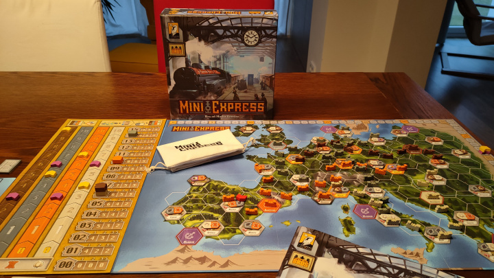Deskovka Mini Express – recenze zlatého středu vláčkových her