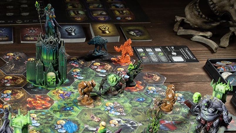 Česká deskovka Euthia je zpět a daří se jí líp než kdy dřív. S koupí ale radši moc neváhejte