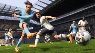 FIFA 23 předvádí „novinky“ v módu kariéry. Zasloužila by červenou kartu