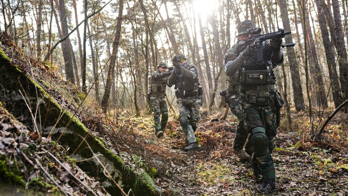 Airsoft – vyzkoušejte virtuální IRL střílečky