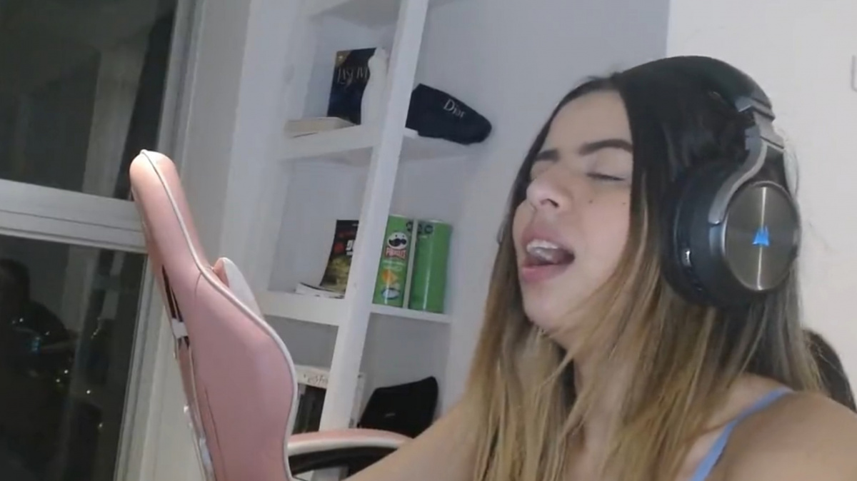 Streamerka dostala ban na Twitchi za sex v přímém přenosu