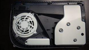 Montáž disku do PS5