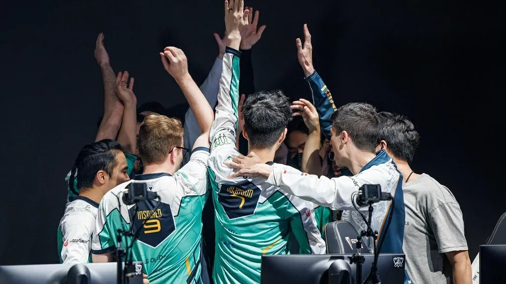 Evil Geniuses jsou terčem kritiky kvůli sponzorovi