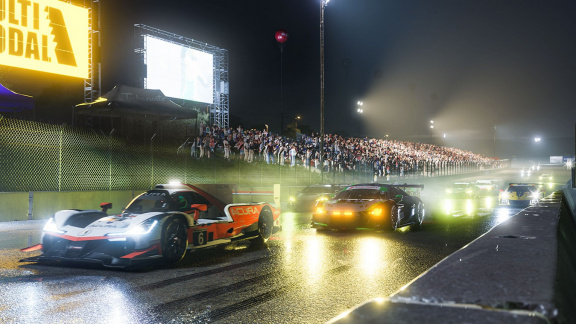 Forza Motorsport v 17 minutách z hraní předvádí Corvettu i Cadillac