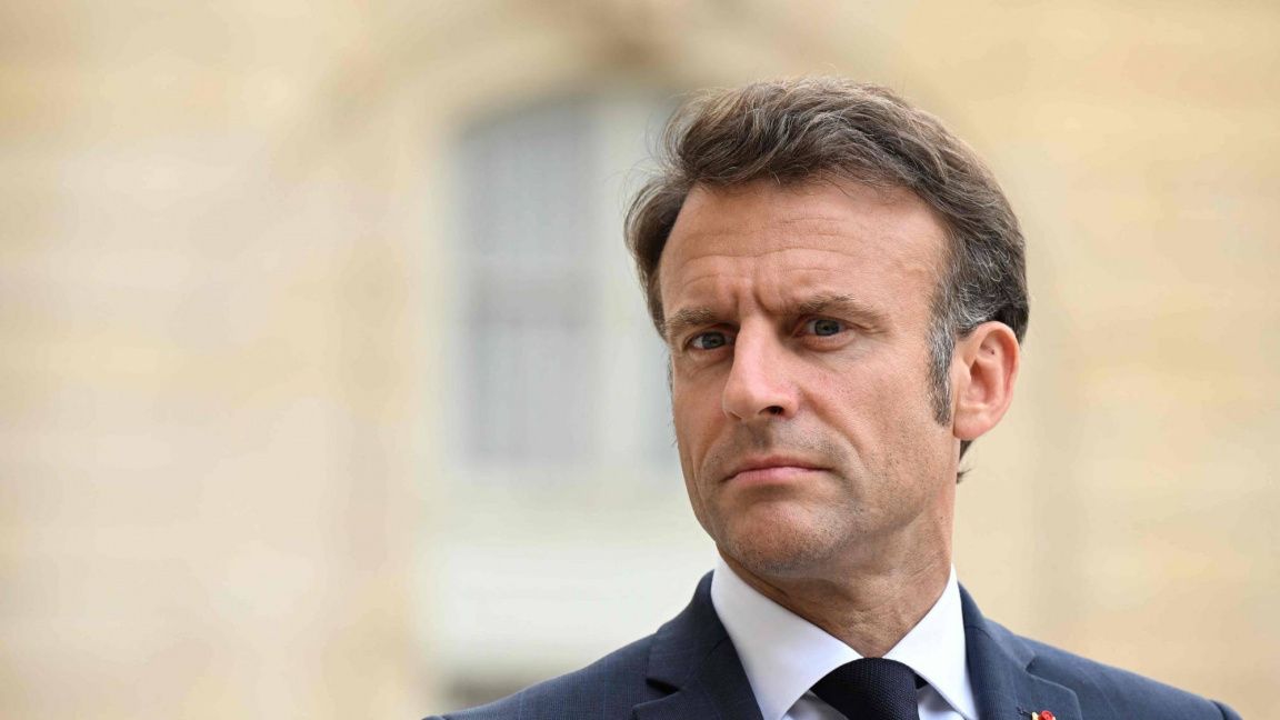 Francouzský prezident viní z nepokojů v zemi videohry