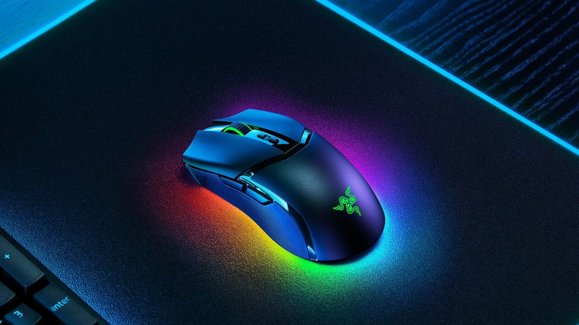 Razer Cobra Pro je bezdrátovou RGB myší pro opravdové hráče