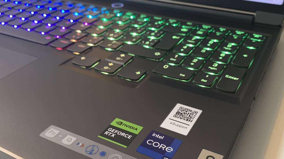 Lenovo Legion Slim 7i s Intel i9-13900H  je lehká ale výkonná herní mašina - test