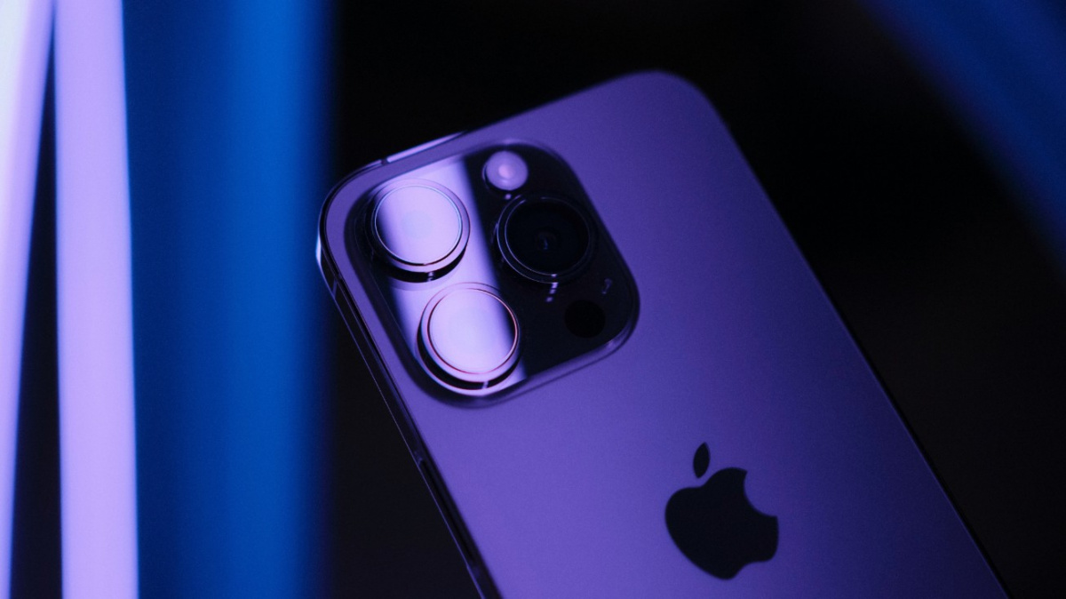 iPhony jsou teď absolutně nejvýhodnější. Nový iPhone 14 Pro je teď o 15 tisíc levnější