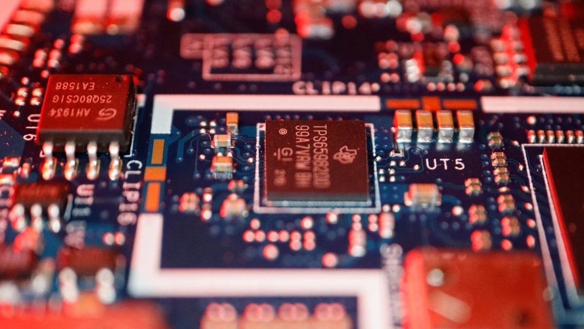 Rusko plánuje výrobu 28nm čipů v roce 2027 a 14nm o tři roky později