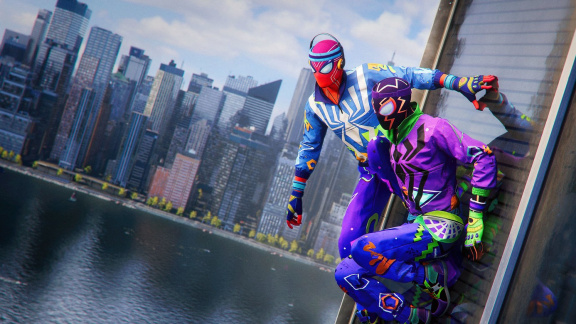 Spider-Man 2 už brzy přidá New Game+ a další oblečky