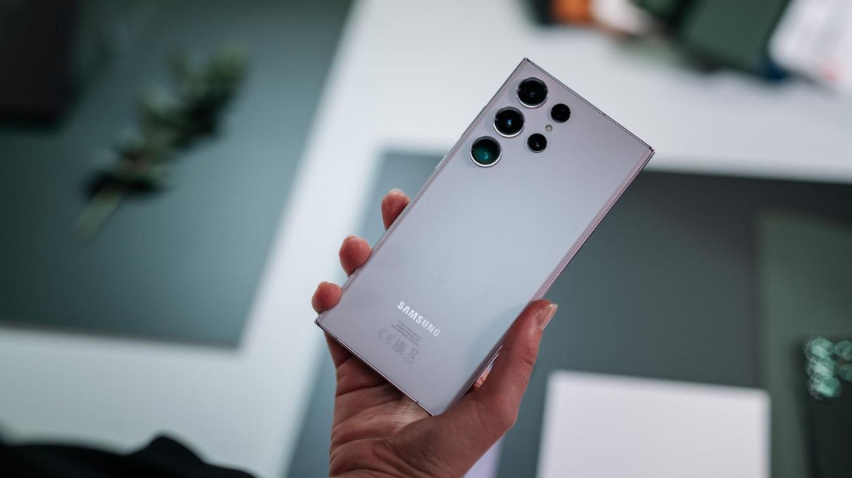 Galaxy S23 s AI v extrémní slevě. Ceny bestsellerů Samsungu klesly na absolutní minimum