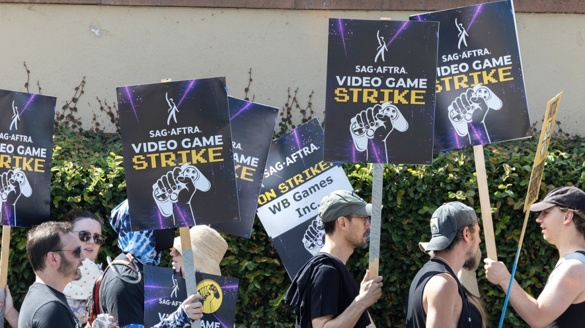 Američtí herci přerušují téměř roční stávku kvůli AI. S herními studii se předběžně dohodli