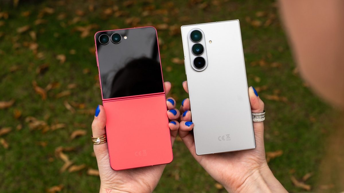 Samsung představil tenoučkou skládačku. Je pěkně drahá, ale můžete si jí pořádně zlevnit