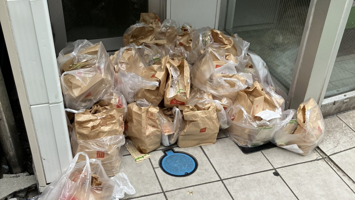 Pokémon mánie v Japonsku: McDonald's předčasně ukončil akci kvůli tunám vyhozeného jídla