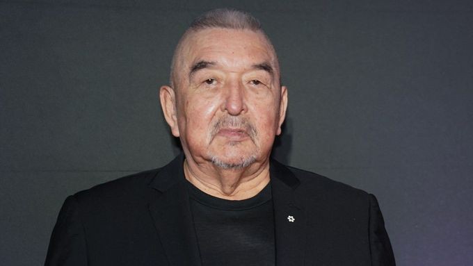 Zemřel kanadský herec Graham Greene. Proslavil se i v Red Dead Redemption 2