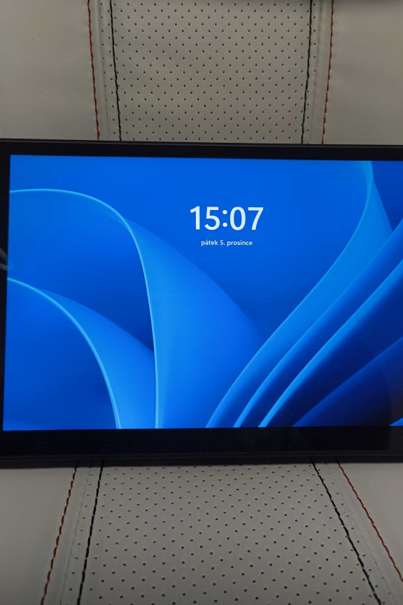 Recenze PC handheldu MSI Claw 8 AI+