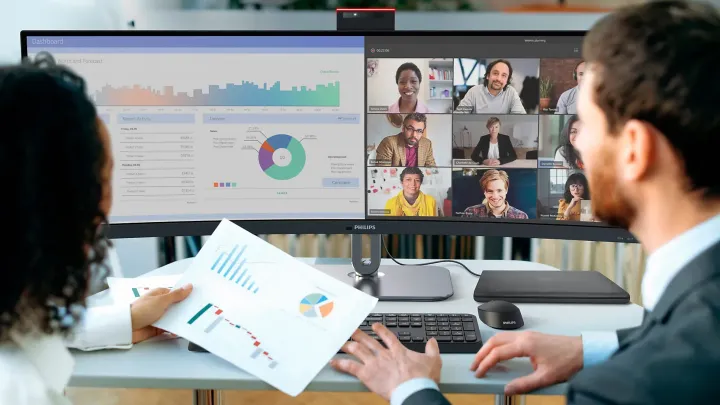 Konec kompromisů na pracovním stole: Jak prohnuté monitory Philips mění pravidla efektivity