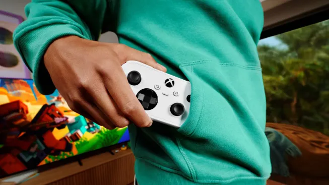 Microsoft představil drobný ovladač Xbox Nano. Vejde se i do menší kapsy