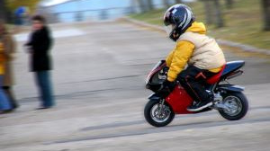 Nepojištěná malá motorka se může v případě nehody prodražit