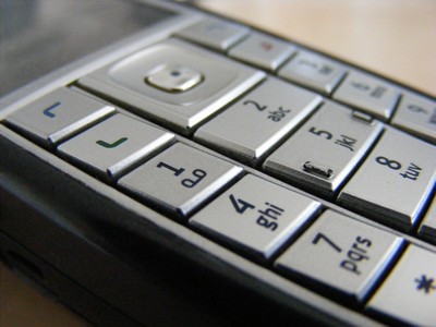 MŠMT: Používání mobilních telefonů ve škole musí mít jasná pravidla