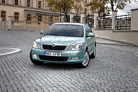 Odpočet DPH u osobních automobilů sněmovnou zatím neprošel