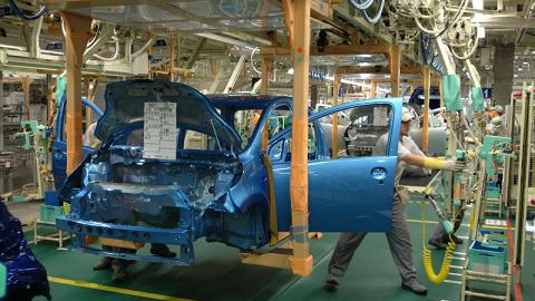 Světová finanční krize zeštíhlí automobilový sektor ve střední a východní Evropě