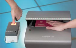 Od 1. dubna 2009 se bude vydávat nový typ cestovního pasu - cestovní pas se strojově čitelnými údaji a dvěma biometrickými údaji