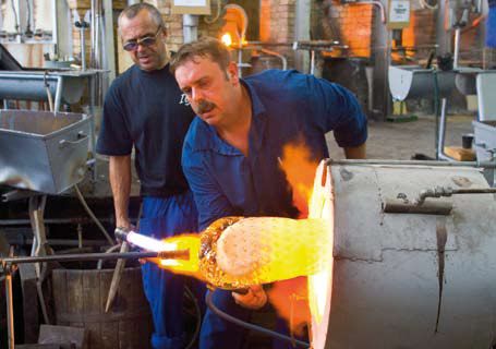 Skláři dostanou tento týden 30 milionů od vlády