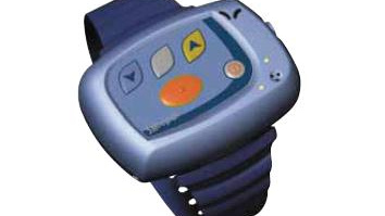 Starší a nemocní lidé si mohou zavolat pomoc jedním tlačítkem odkudkoliv