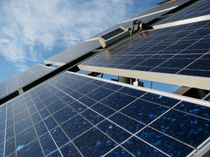 Jak šetřit náklady na bydlení? Zateplení a vlastní výroba energie!