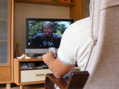 Koncesionářské poplatky: Hon České televize na neplatiče postihuje často i nevinné, braňte se!