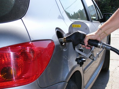 Čerpací stanice v EU budou muset zajistit odsávání výparů při tankování