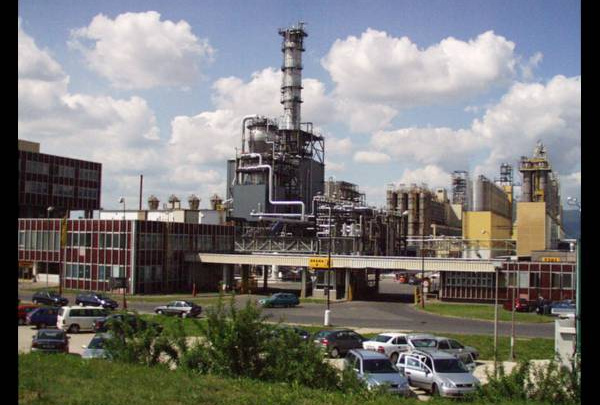 Unipetrol slaví 70let, oslaví to úsporami a propouštěním zaměstnanců