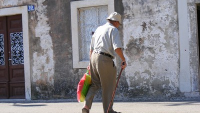 Penzijní připojištění si uzavírá i přes krizi stále více lidí