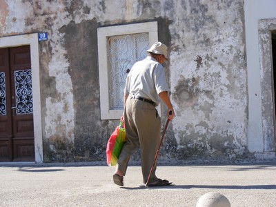 Penzijní připojištění si uzavírá i přes krizi stále více lidí
