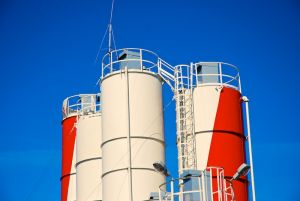 Český průmysl se stále rekordně propadá